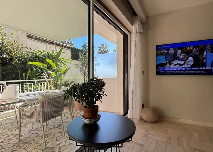 Palm Front De Daire *