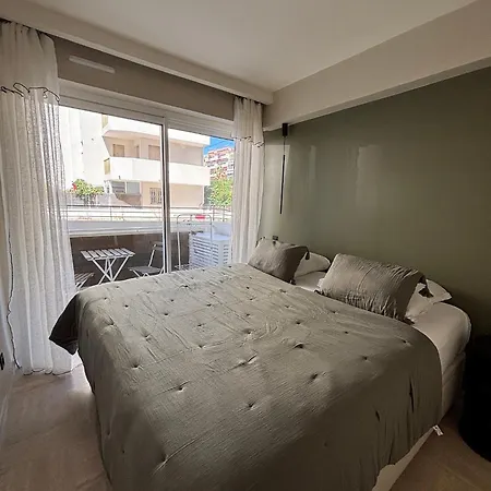 Palm Front De * קאן